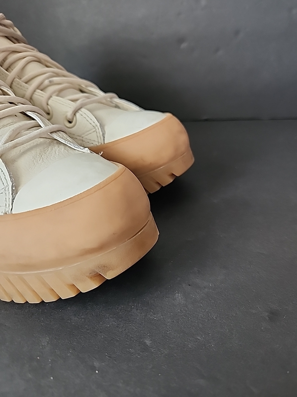 Converse Women's High-Top Platform Boots in Cream and Tan - Picture 4 of 8